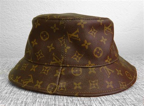 lv women hat.